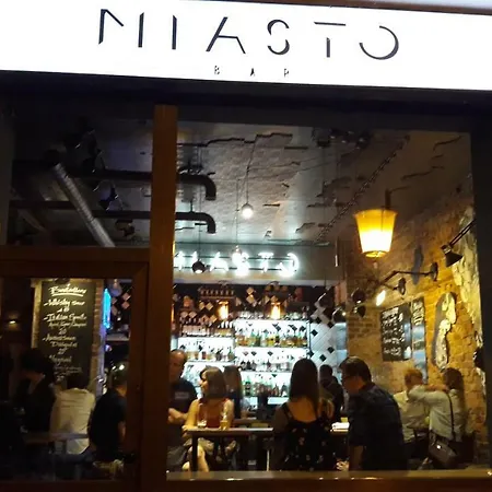 Liza Lux I Old Town Daire *