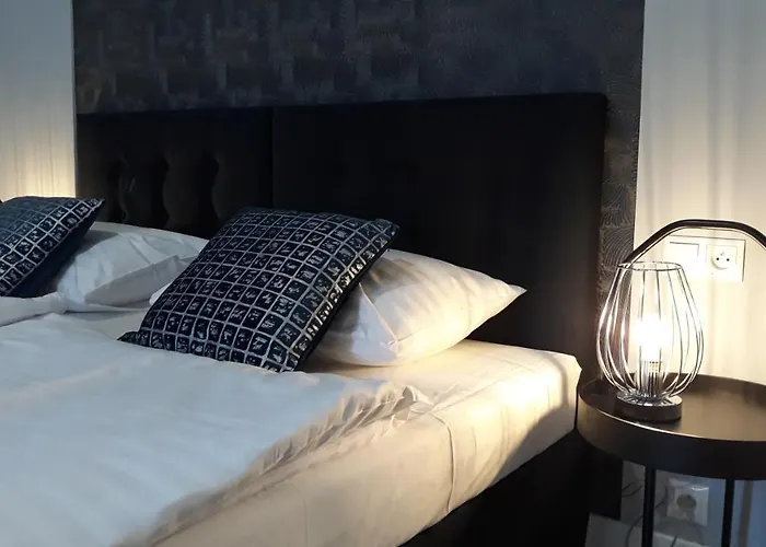 Liza Lux I Old Town *